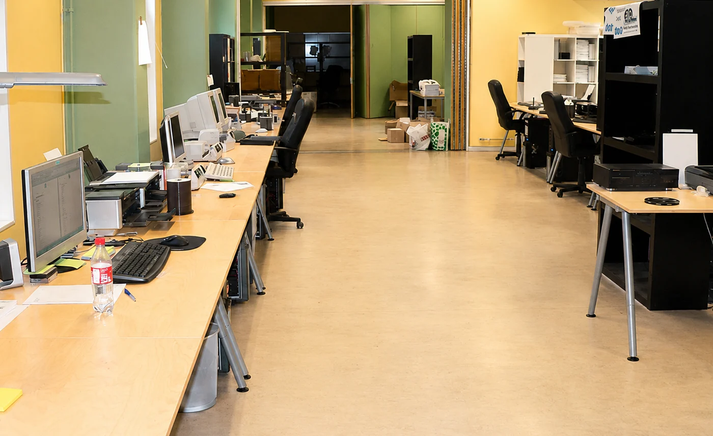 La sede di BGA Video con diverse postazioni di lavoro.